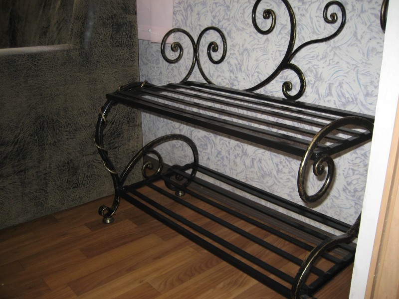 Tout ce qui est préfabriqué - organisateur comme un défi pour un petit couloir