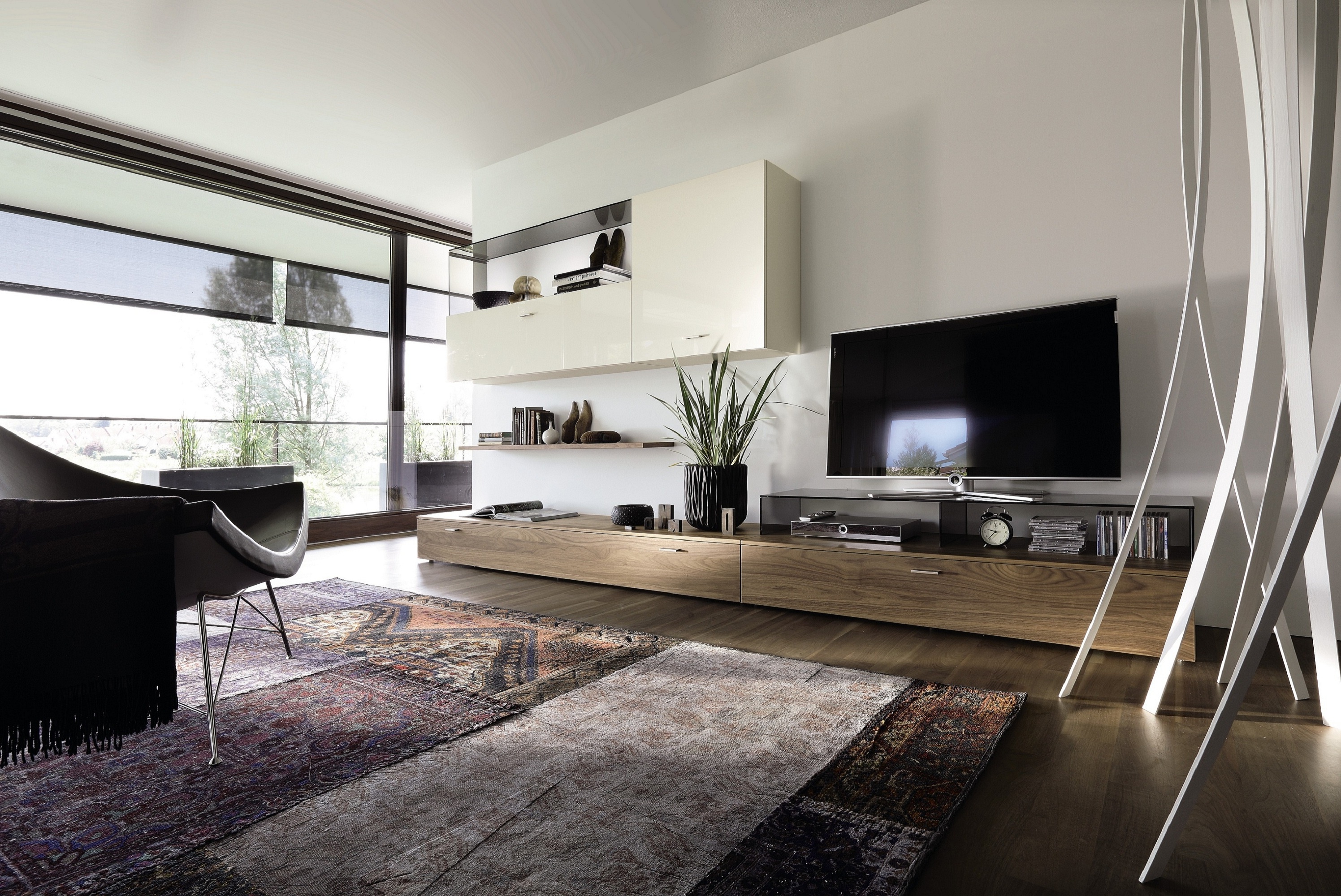 light high-tech hallway design