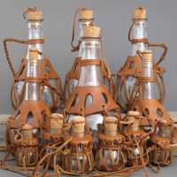 the idea of brightly decorating glass bottles of leather with your own hands picture