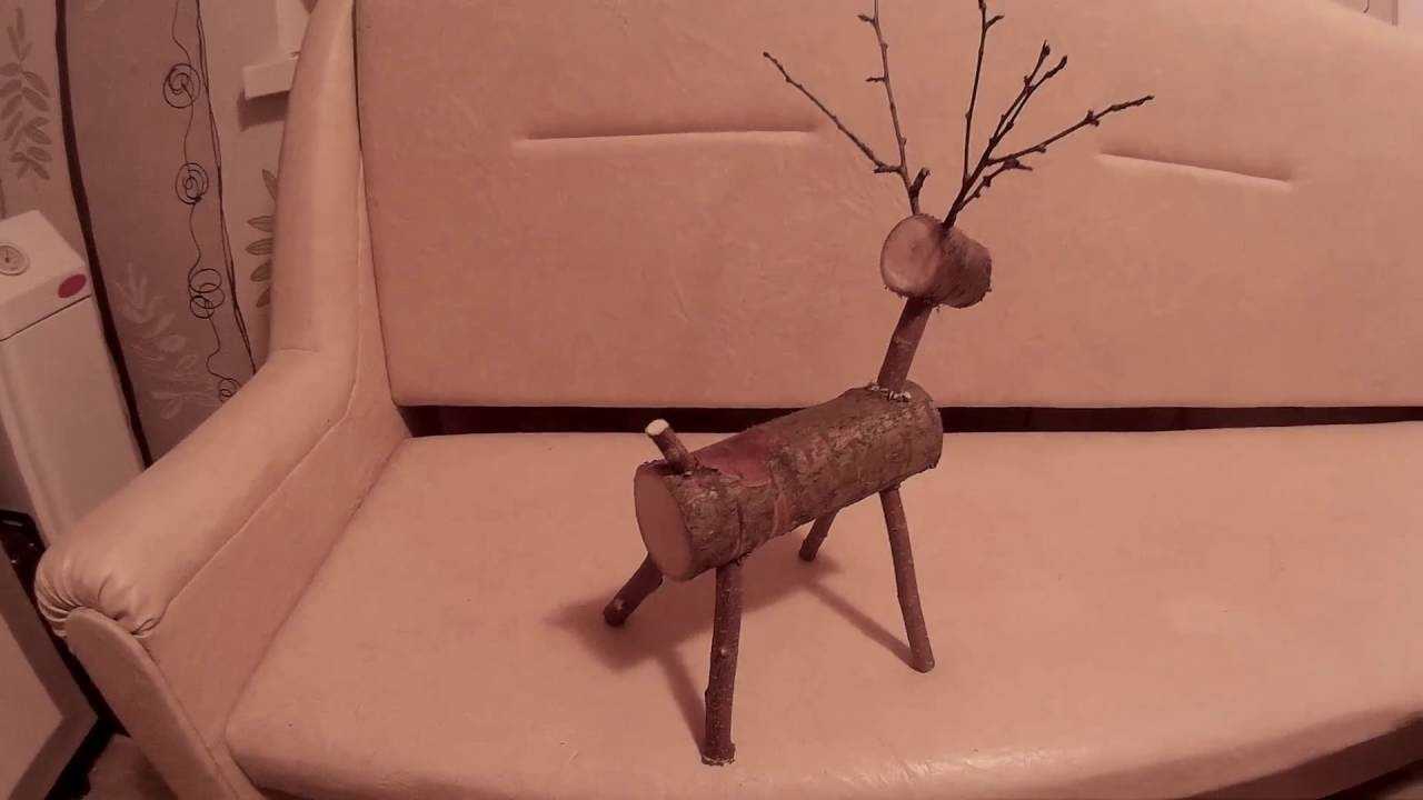 version bricolage de la décoration lumineuse de la pièce avec un arbre