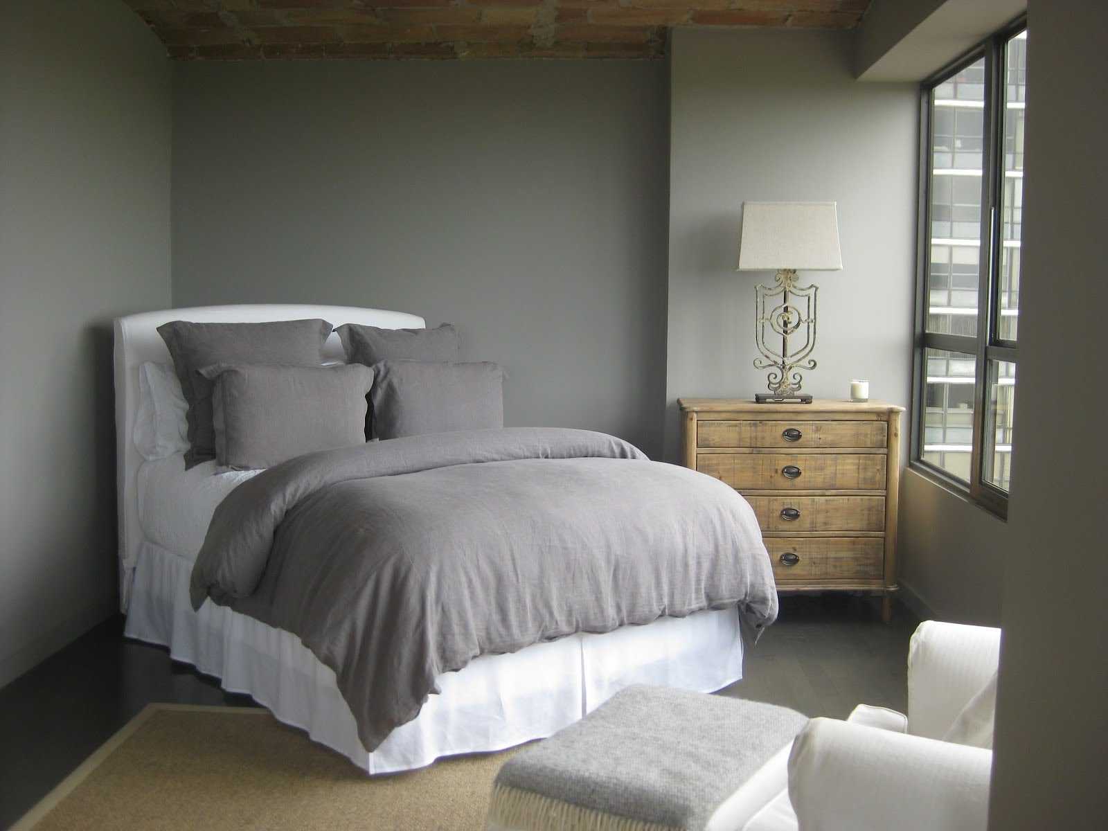 a combination of bright gray in the design of the apartment