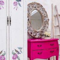 idea of ​​a bright facade of a room with a decorative photo cage