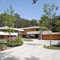 the idea of a beautiful decoration of the courtyard of a private house picture