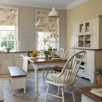 idée d'un bel intérieur de chambre avec rideaux romains photo