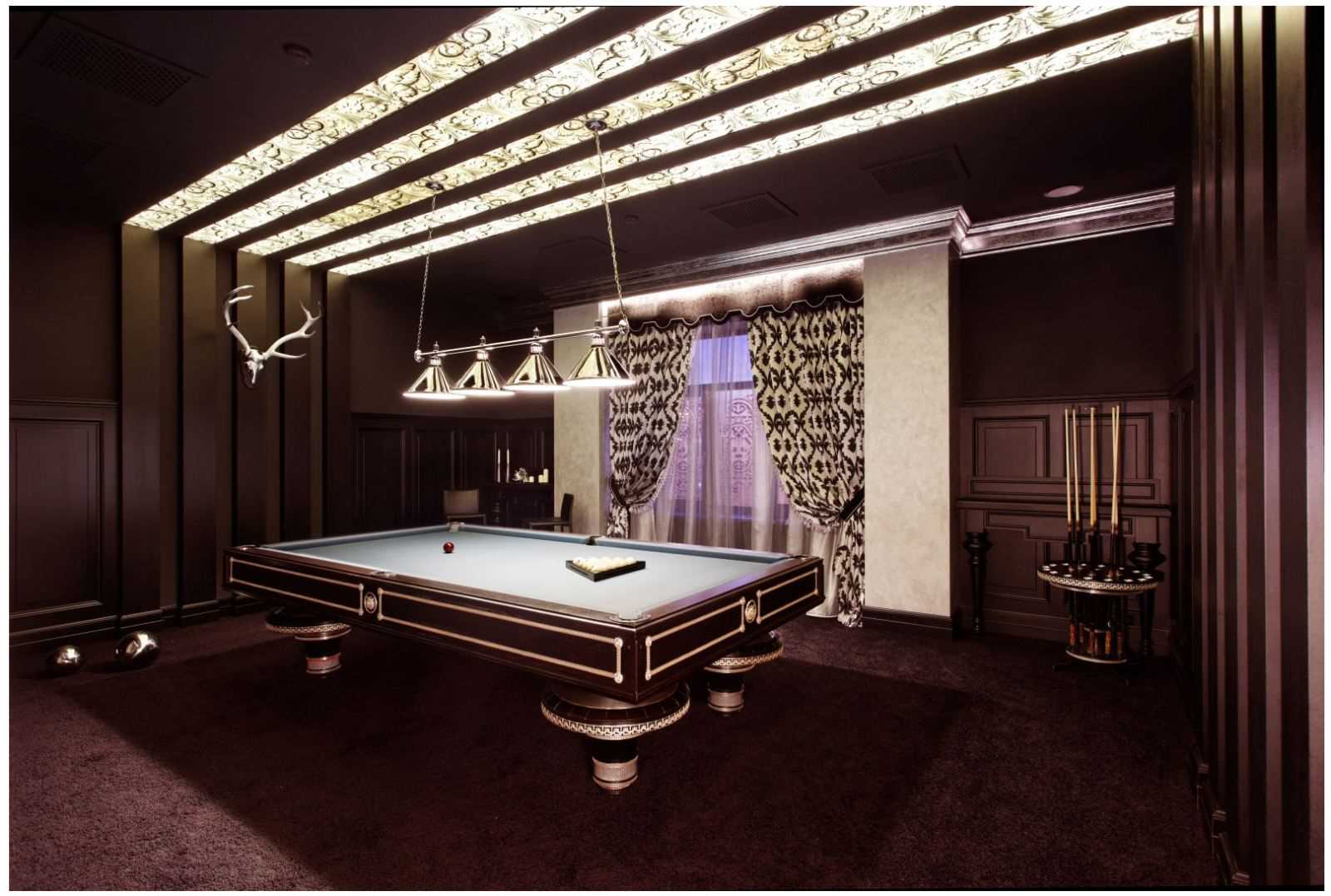 the idea of ​​a bright billiard room interior