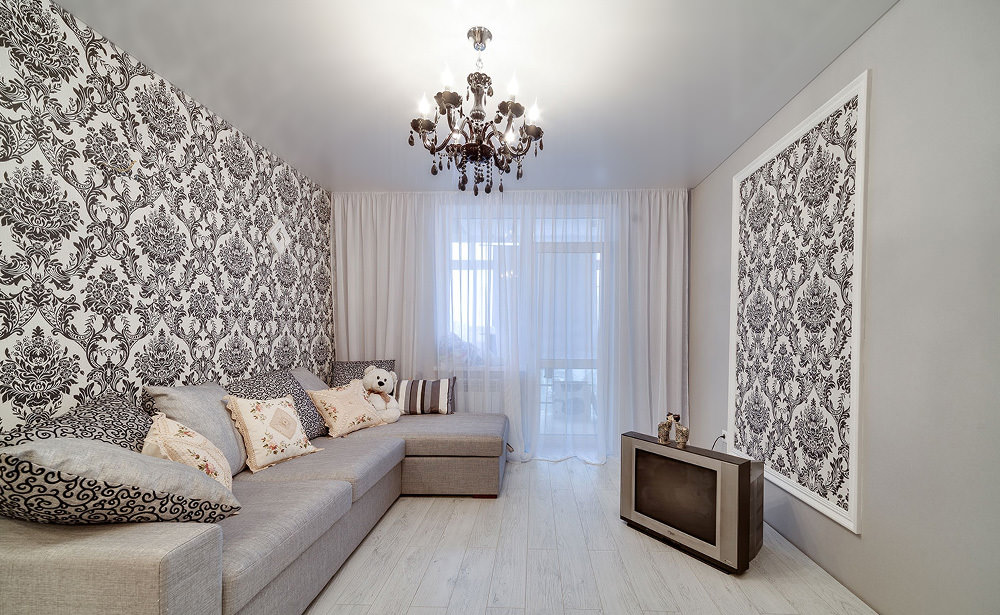 plafond blanc dans le salon