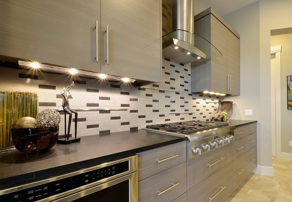 carrelage et carrelage dans la cuisine