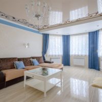 plafond dans le salon des idées suspendues design