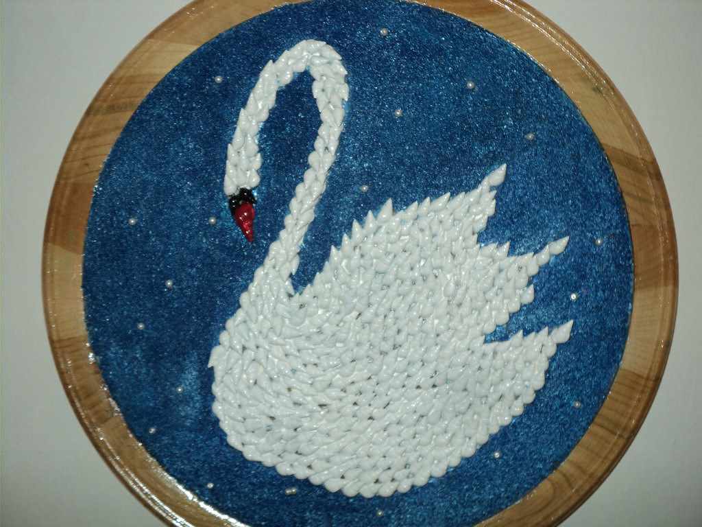 idea of bright crafts for apartment decor