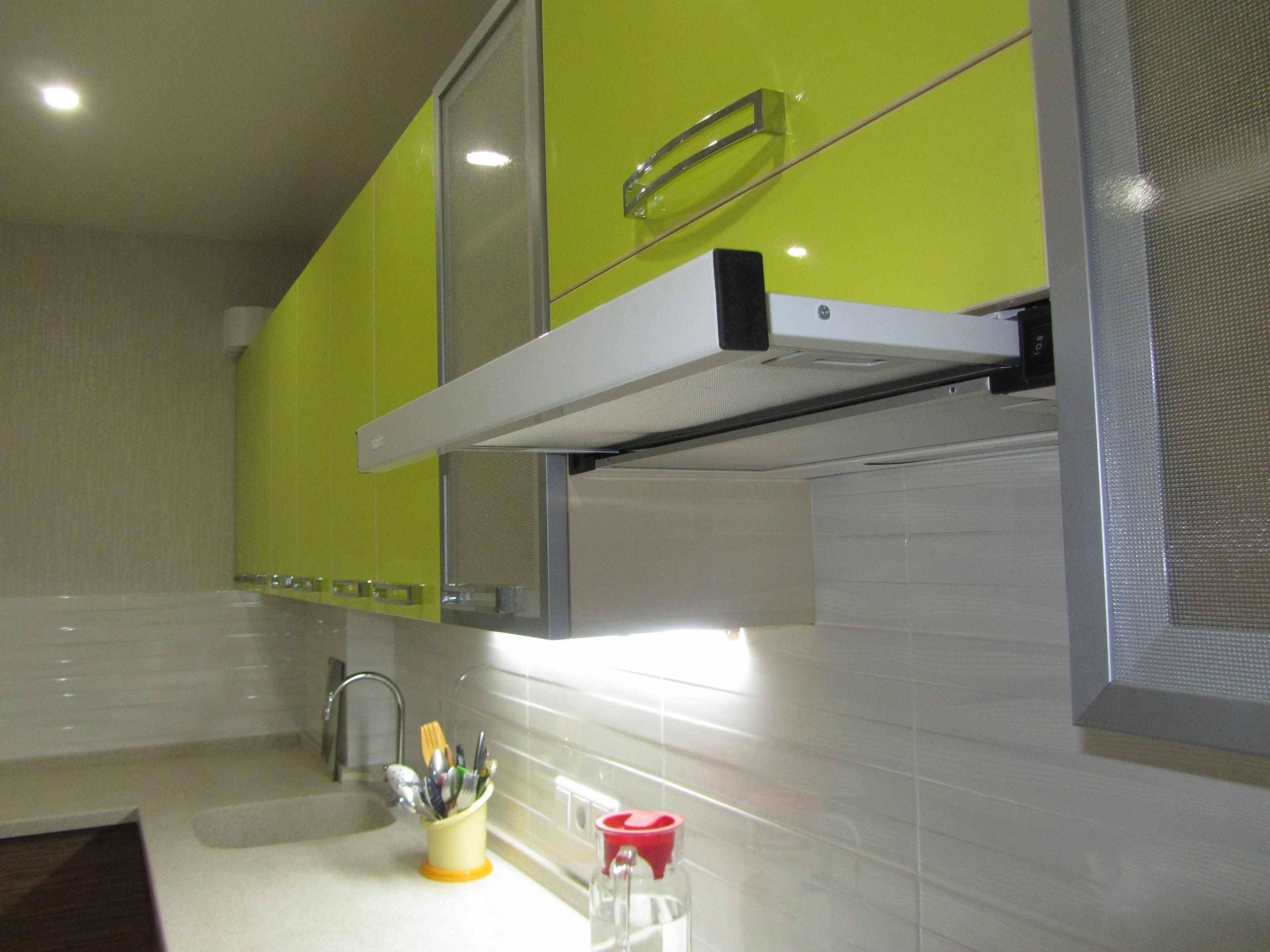 variante d'un projet de conception de salle à manger lumineuse