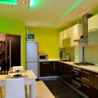 version d'un plafond lumineux dans la photo de la cuisine