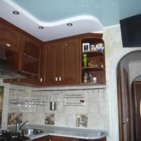 version du style lumineux de la photo du plafond de la cuisine