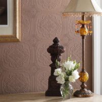 Paint wallpaper in the interior design of the living room