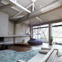 Beams in the interior of the living room