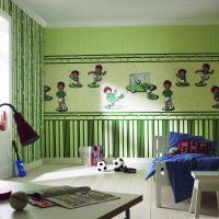The combination of green wallpaper with a different pattern