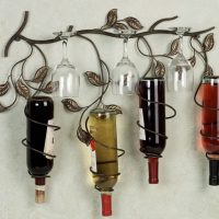 Branch-shaped pendant for wine glasses and wine bottles
