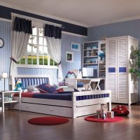 Small round rugs in red