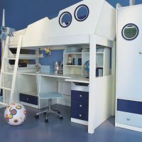 Desk in the lower tier of the crib