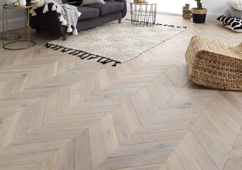 Laying parquet in the form of a French Christmas tree