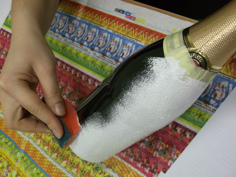 Preparing a glass bottle for decoupage