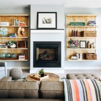 Étagères en contreplaqué pour objets décoratifs