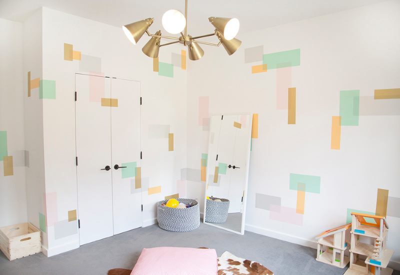 Décoration murale bricolage dans une chambre d'enfant