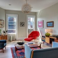 Intérieur d'un coin salon dans un appartement d'une maison de briques