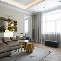 Faire une photo du mur au-dessus du canapé