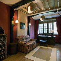Intérieur de bureau à la maison de style colonial
