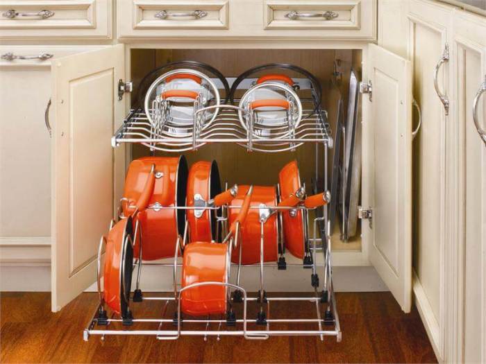 Retractable storage system.