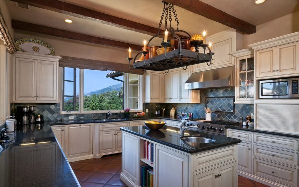 La conception de la cuisine moderne 2019 aidera à créer un îlot séparé des locaux